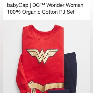 NWT Baby Gap Wonder Woman long sleeve pajamas size 4